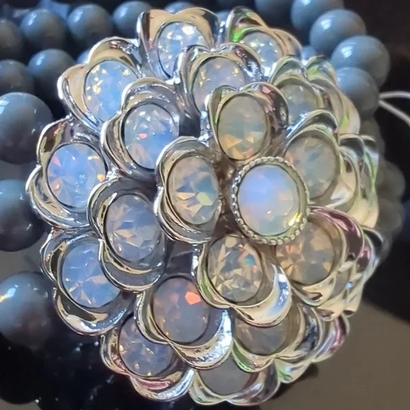 NWT - Lia Sophia Nordica Crystal Flower Bracelet with Gray Resin Beads - Picture 4 of 11